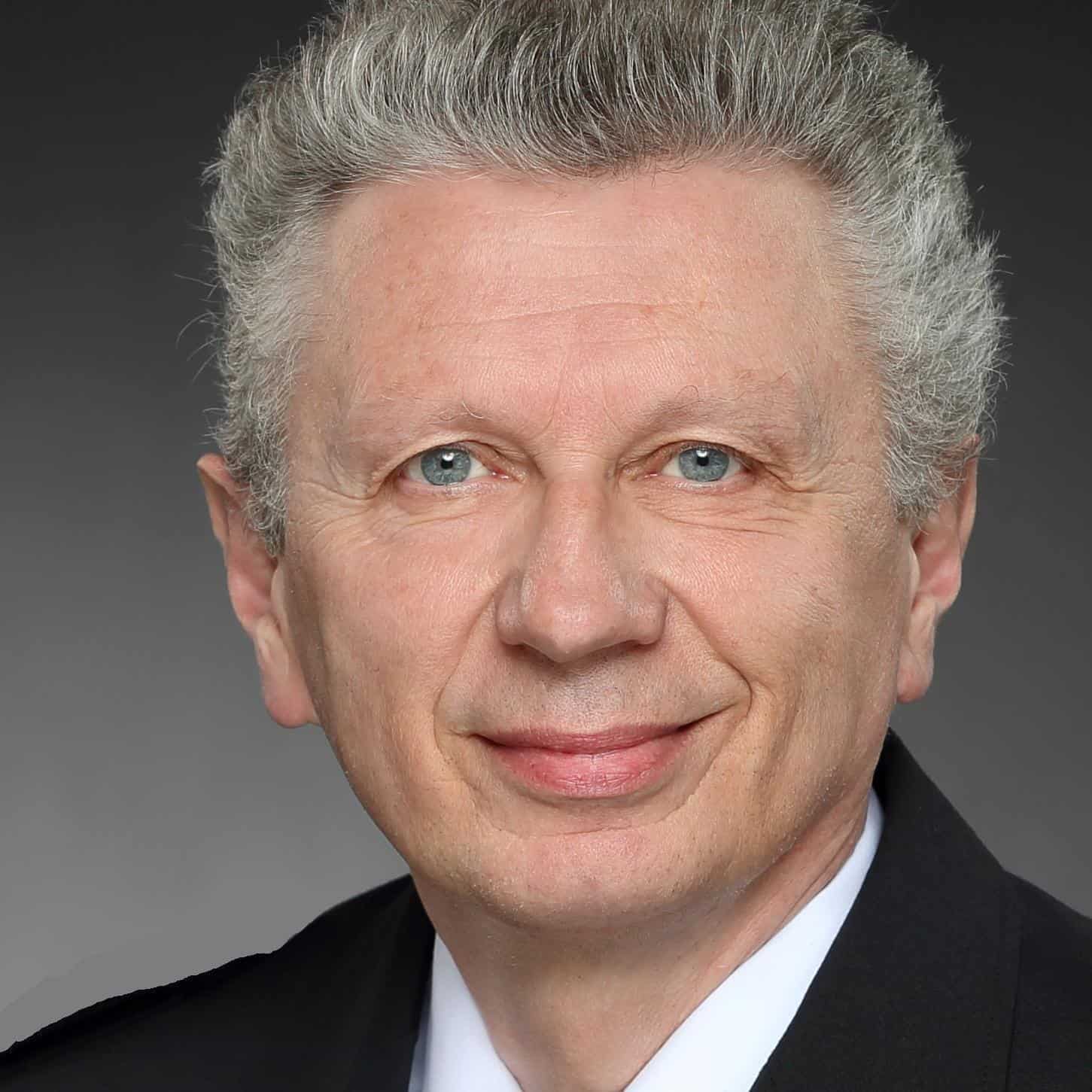 Dr. med. Bernhard Schönemann
